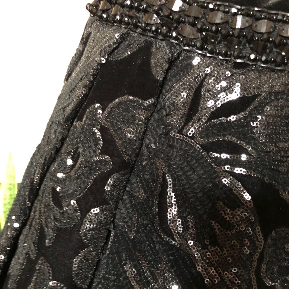 Black velvet dress - Picture 4 of 4